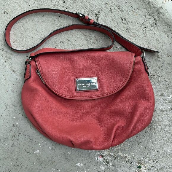Marc Jacobs Handbags - Marc Jacobs cross body